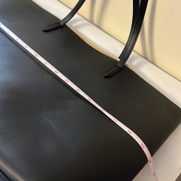 NWOT Black Victoria’s Secret studded tote bag, gold interior, wide open space - Picture 7 of 10